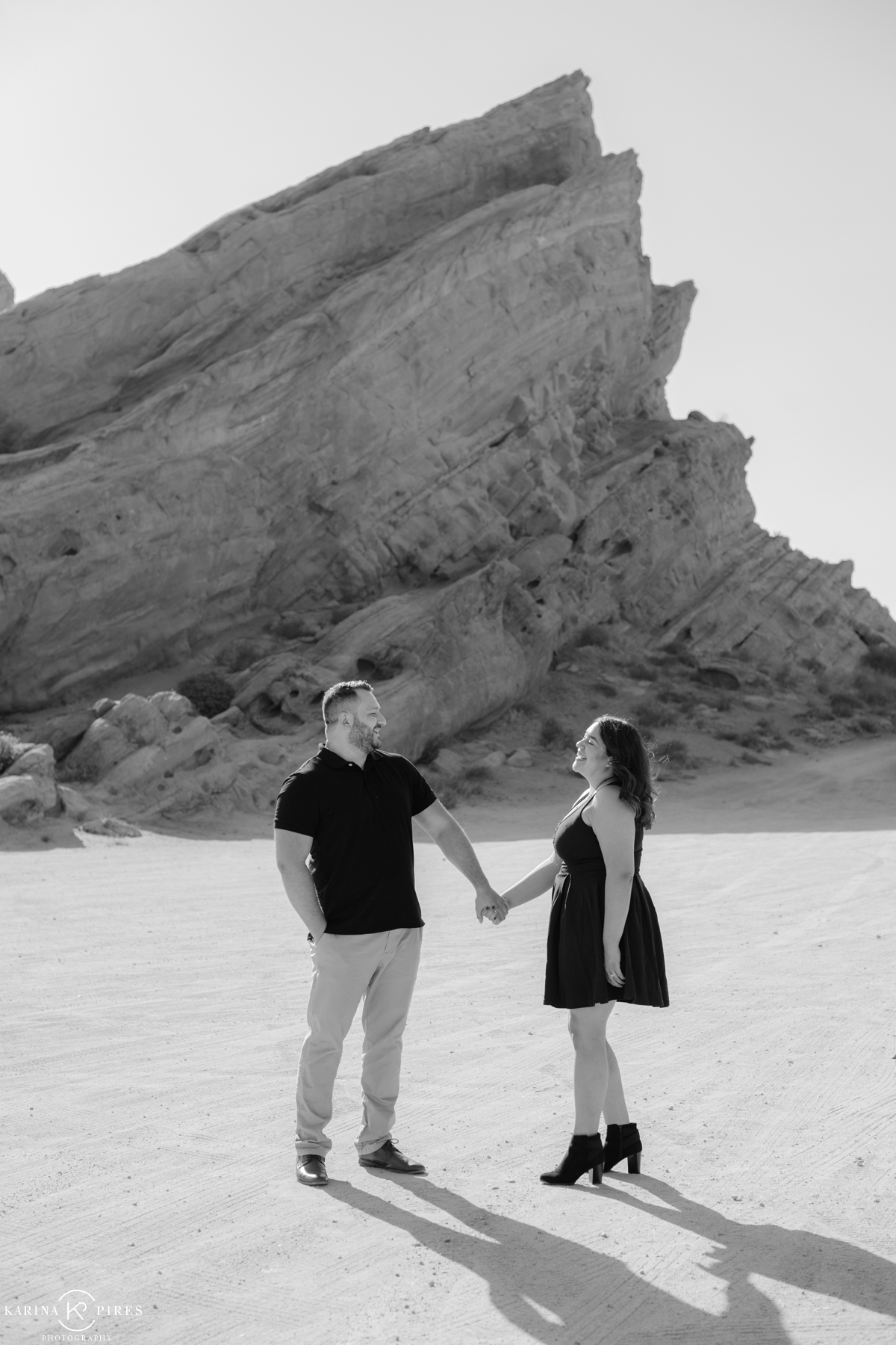 Black and white engagement pictures