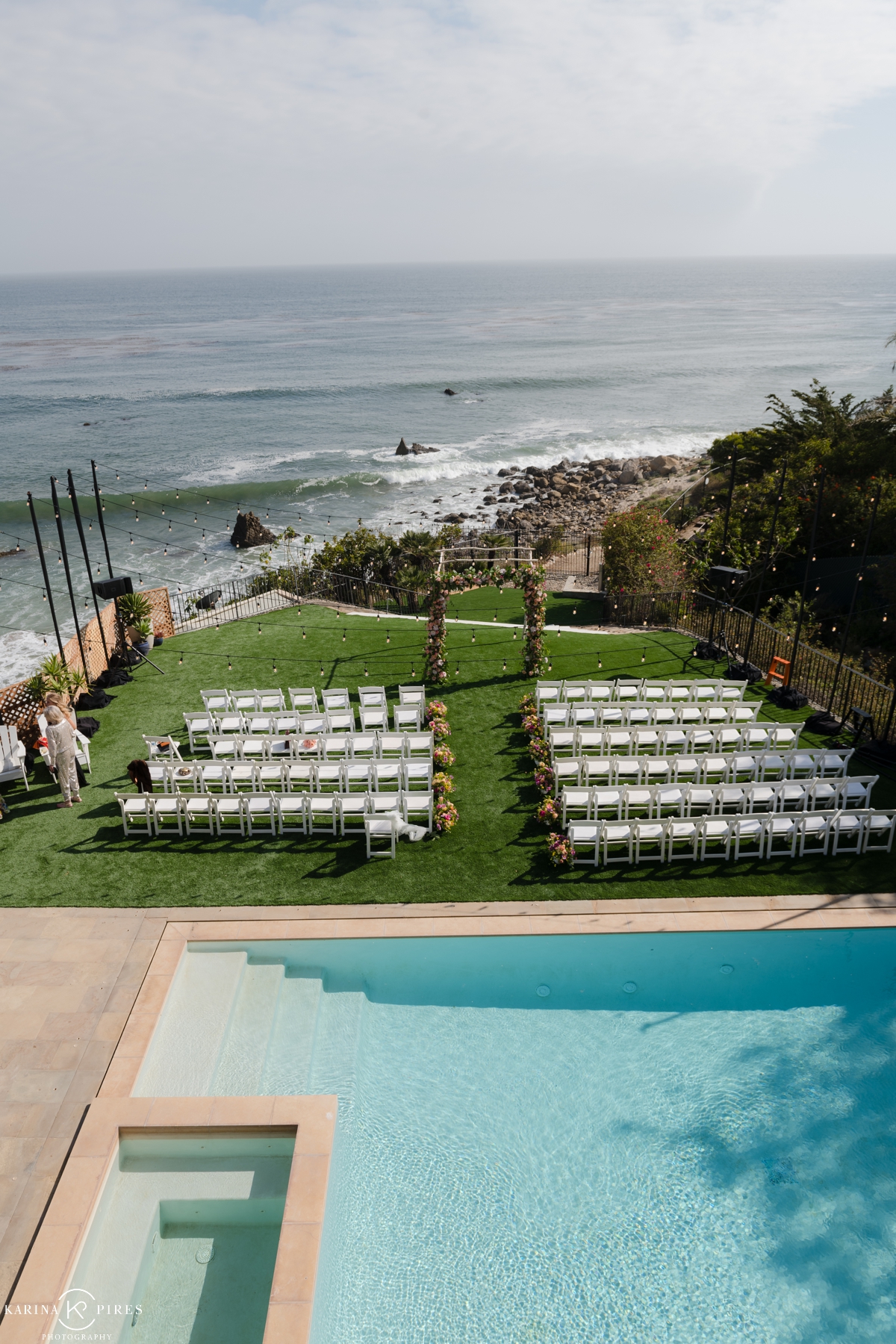Wedding ceremony overlooking the ocean at Casa Di Pietra